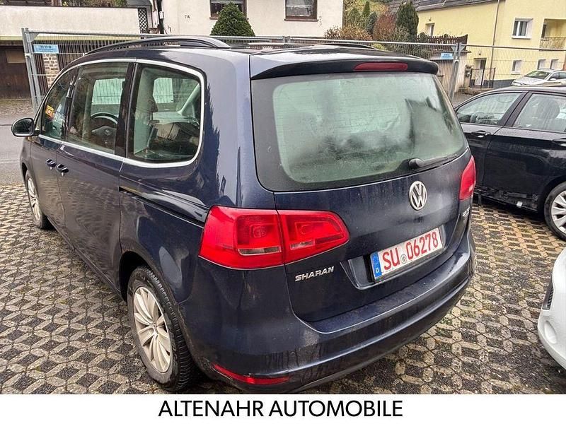 Gebraucht VW Sharan Comfortline 140 PS (102 kW) 2010 Blau Van / Kleinbus