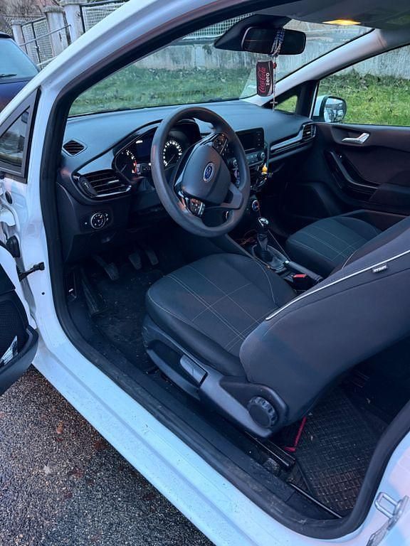 Gebraucht Ford Fiesta Cool & Connect 71 PS (52 kW) 2018 Weiß Kleinwagen