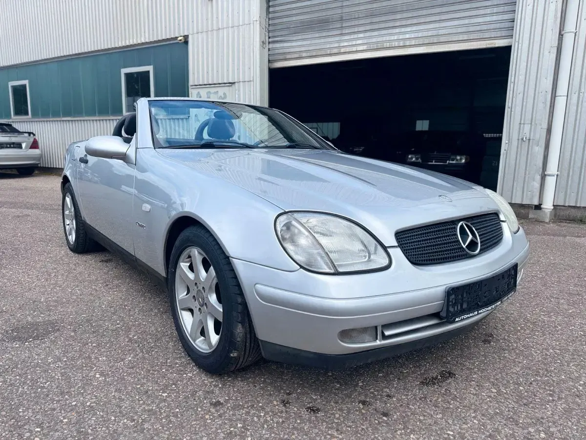 Gebraucht Mercedes SLK230 193 PS (141 kW) 1997 Silber Cabrio