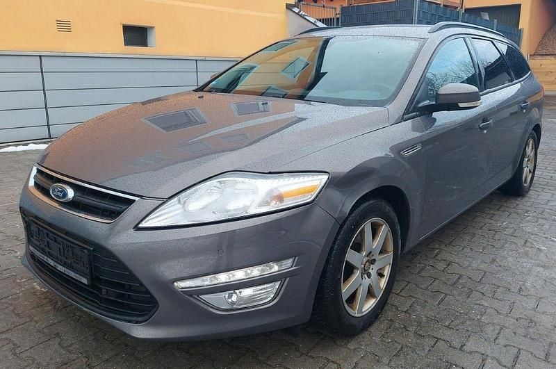 Gebraucht Ford Mondeo Trend 140 PS (102 kW) 2012 Braun Kombi