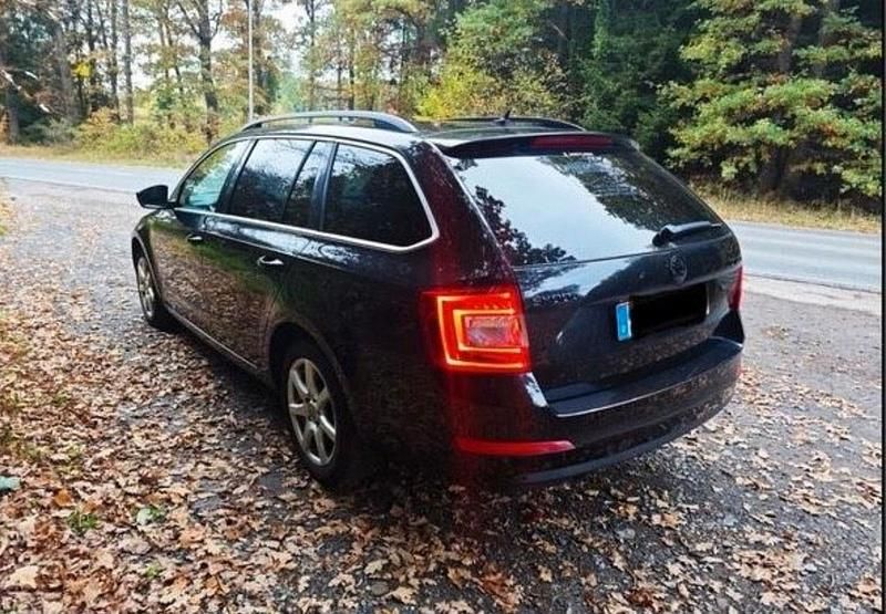 Gebraucht Skoda Octavia 150 PS (110 kW) 2015 Schwarz Kleinwagen