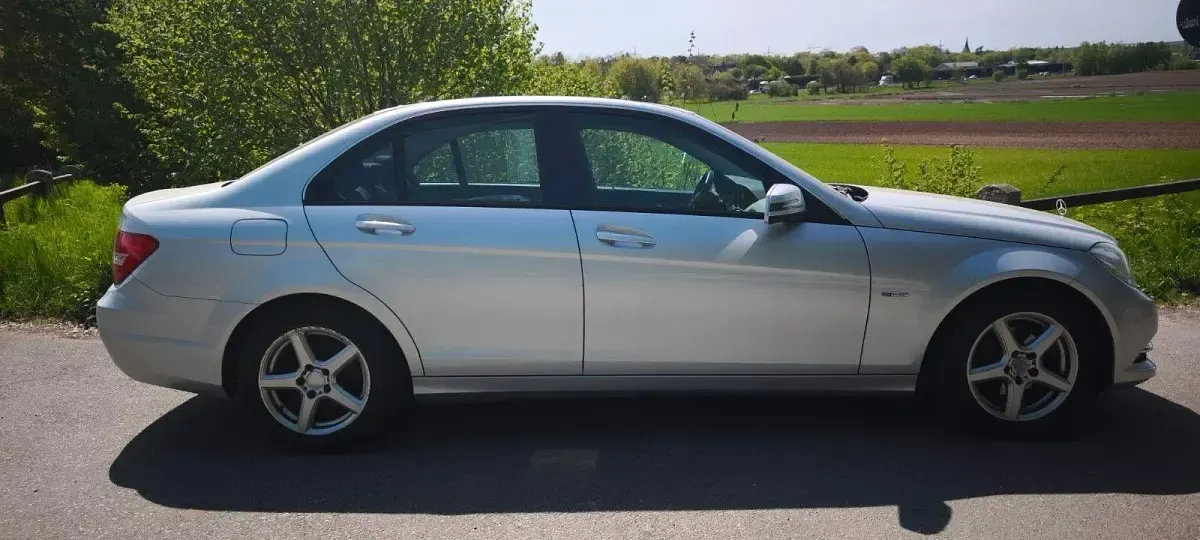 Gebraucht Mercedes C180 156 PS (114 kW) 2012 Silber Limousine