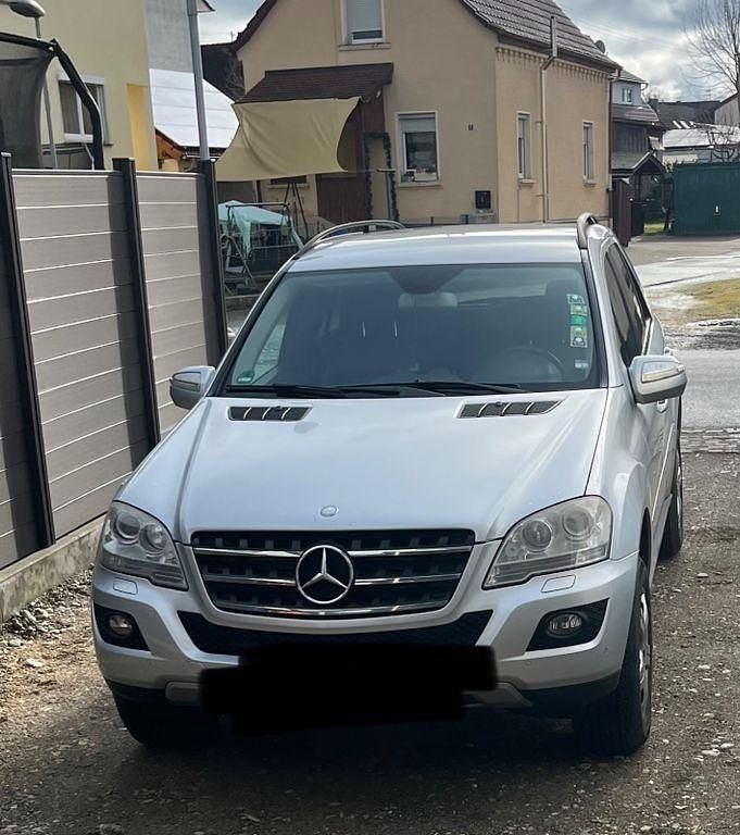 Gebraucht Mercedes ML320 224 PS (164 kW) 2008 Silber SUV