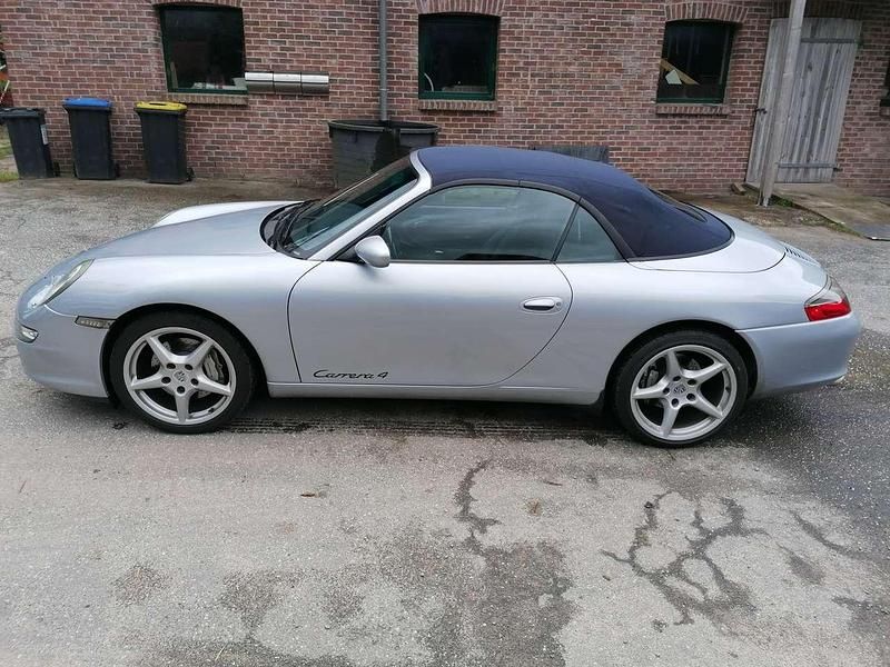 Silber Gebraucht 2002 Porsche 911 Carrera 4 Cabriolet Cabrio | 27.900 € (Superpreis) - Bild 1/4