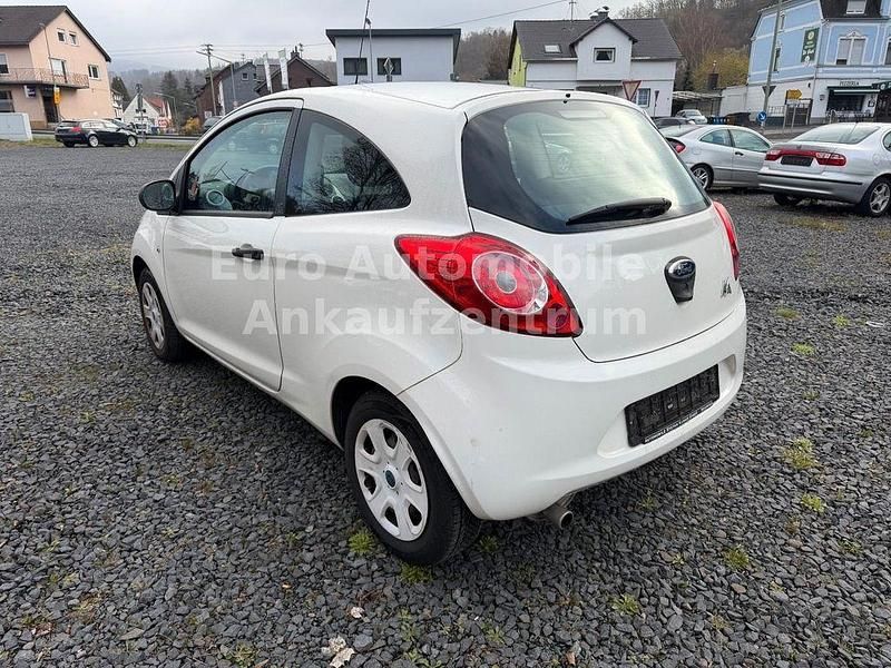 Gebraucht Ford Ka Ambiente 69 PS (50 kW) 2013 Weiß Kleinwagen