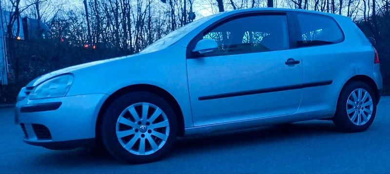 Gebraucht VW Golf IV 75 PS (55 kW) 2005 Silber Limousine