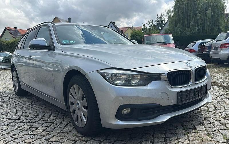 Glaciersilber Gebraucht 2017 BMW 318 Kombi | 8.700 € (Guter Preis) - Bild 1/4