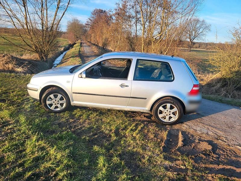 Gebraucht VW Golf IV 101 PS (74 kW) 2002 Silber Kleinwagen