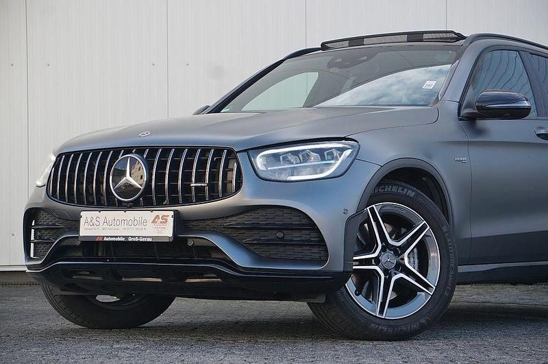 Grau Gebraucht 2019 Mercedes GLC43 AMG AMG SUV | 42.990 € (Fairer Preis) - Bild 1/4