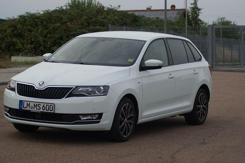 Weiß Gebraucht 2018 Skoda Rapid Clever Limousine | 8.950 € (Guter Preis) - Bild 1/4