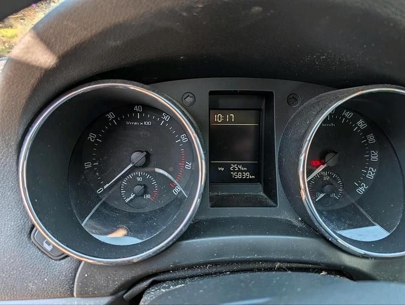 Gebraucht Skoda Yeti 2012 Grau SUV