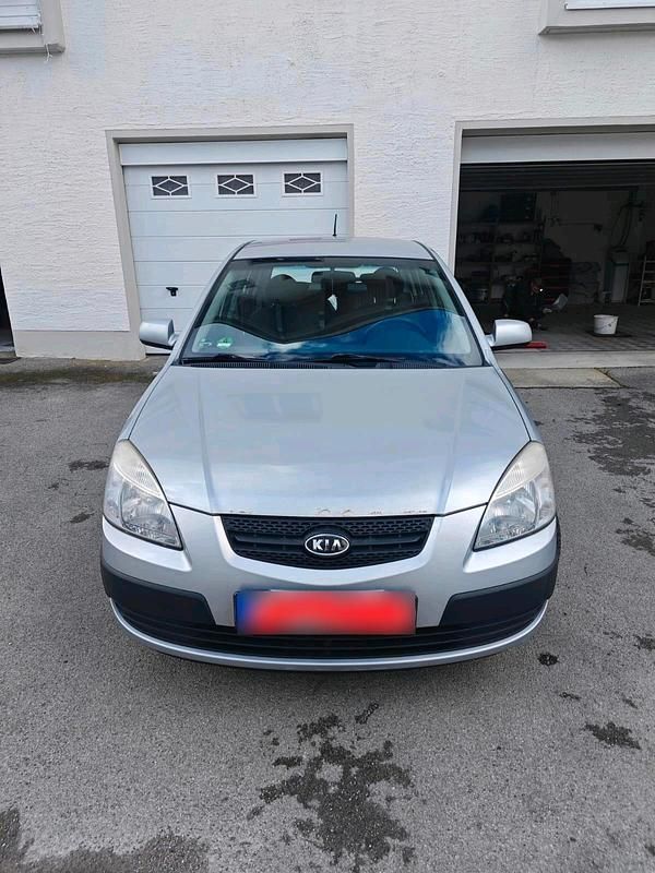 Gebraucht Kia Rio 88 PS (64 kW) 2006 Silber Kleinwagen