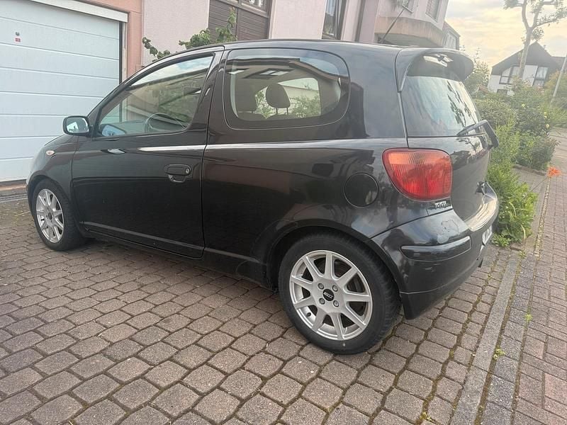 Schwarz Gebraucht 2005 Toyota Yaris Kleinwagen | 1.450 € (Fairer Preis) - Bild 1/4