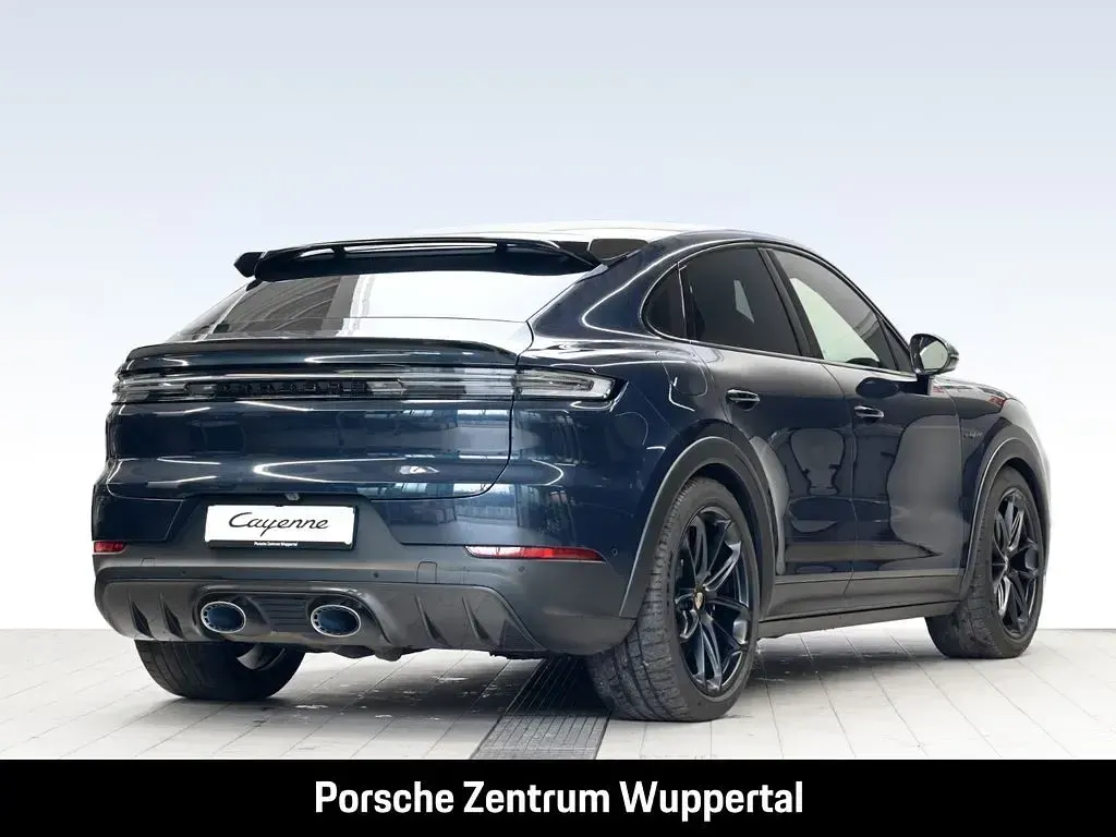 Gebraucht Porsche Cayenne Turbo E-Hybrid Coupe 740 PS (544 kW) 2024 Blau SUV
