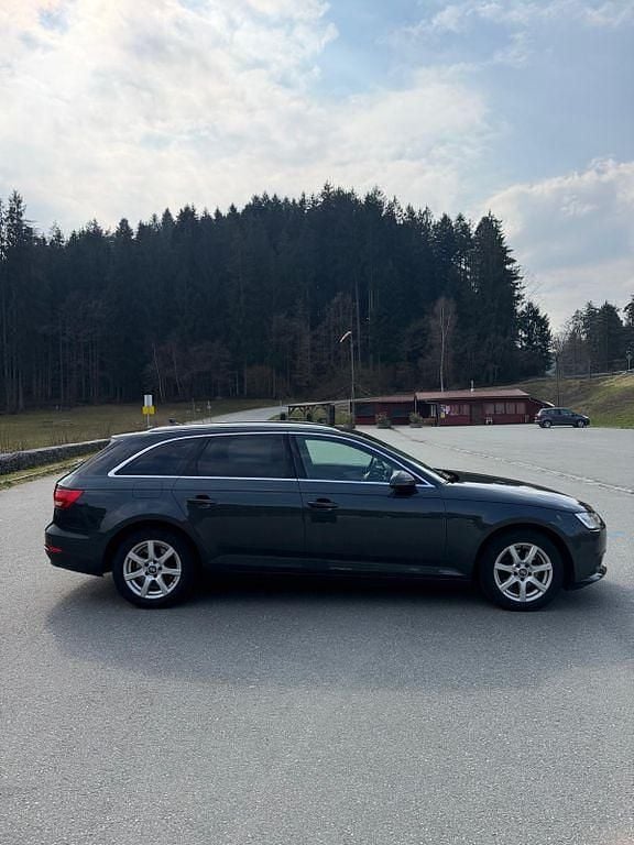 Gebraucht Audi A4 150 PS (110 kW) 2017 Grau Kombi