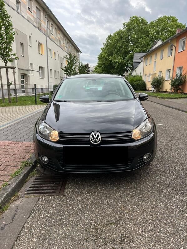Schwarz Gebraucht 2010 VW Golf VI Team Kleinwagen | 4.400 € (Guter Preis) - Bild 1/4