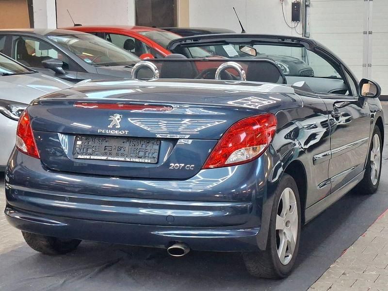 Gebraucht Peugeot 207 Active 120 PS (88 kW) 2015 Blau Cabrio