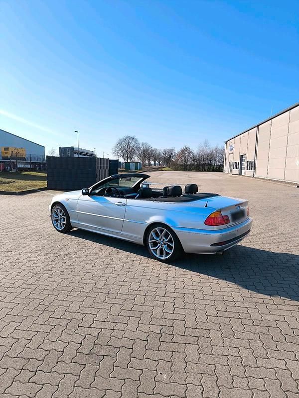 Gebraucht BMW 318 Cabriolet 116 PS (85 kW) 2004 Silber Cabrio