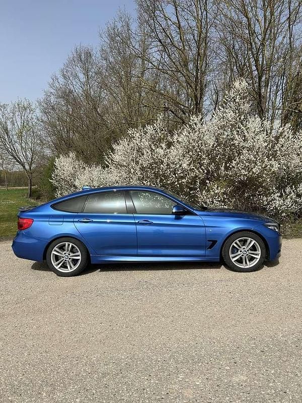 Gebraucht BMW 320 M Sport 190 PS (139 kW) 2017 Blau Kleinwagen