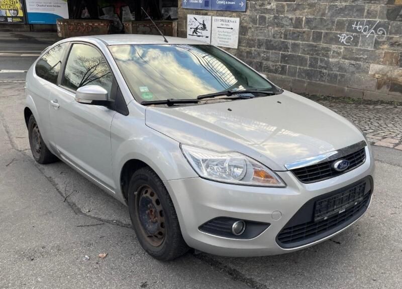 Grau Gebraucht 2008 Ford Focus Ambiente Kleinwagen | 1.499 € (Superpreis) - Bild 1/4