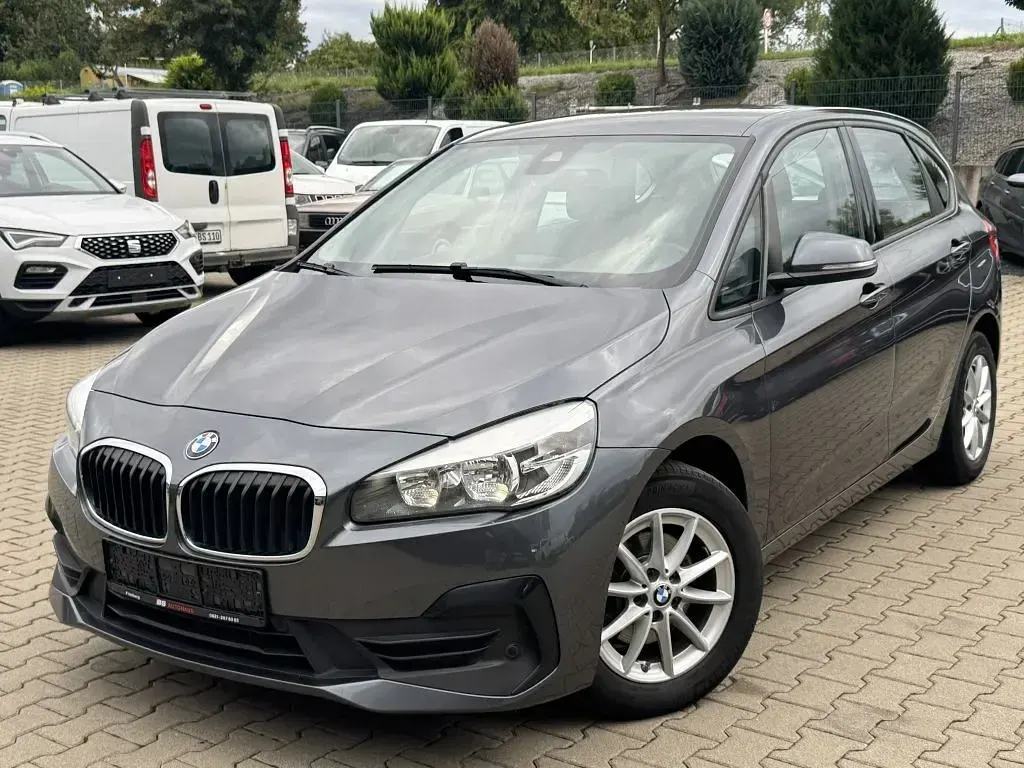 Gebraucht BMW 216 Active Tourer Performance 116 PS (85 kW) 2019 Mineralgrau metallic Van / Kleinbus