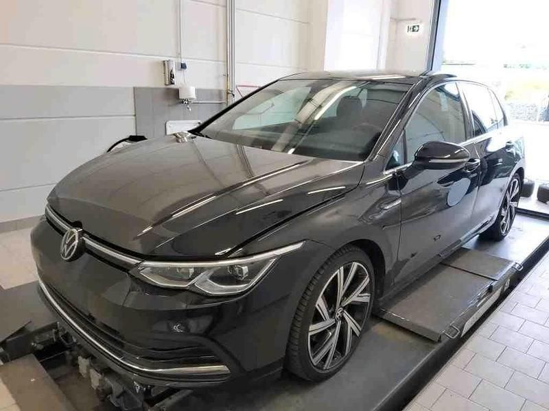 Deep black perleffekt Gebraucht 2022 VW Golf VIII Style Limousine | 20.490 € (Guter Preis) - Bild 1/4