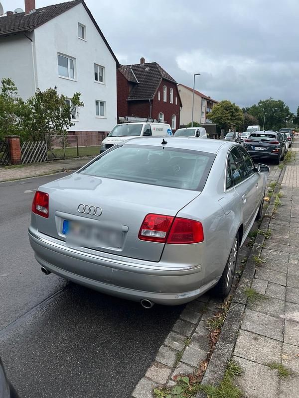 Silber Gebraucht 2003 Audi A8 Limousine | 3.600 € (Fairer Preis) - Bild 1/4