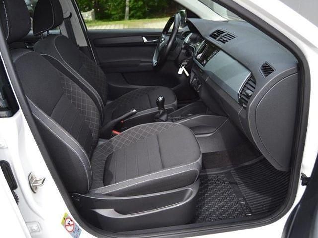 Gebraucht Skoda Fabia Ambition 95 PS (69 kW) 2021 Candyweiß Kleinwagen