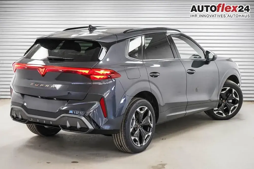 Neu Cupra Terramar 150 PS (110 kW) 2026 Grau SUV
