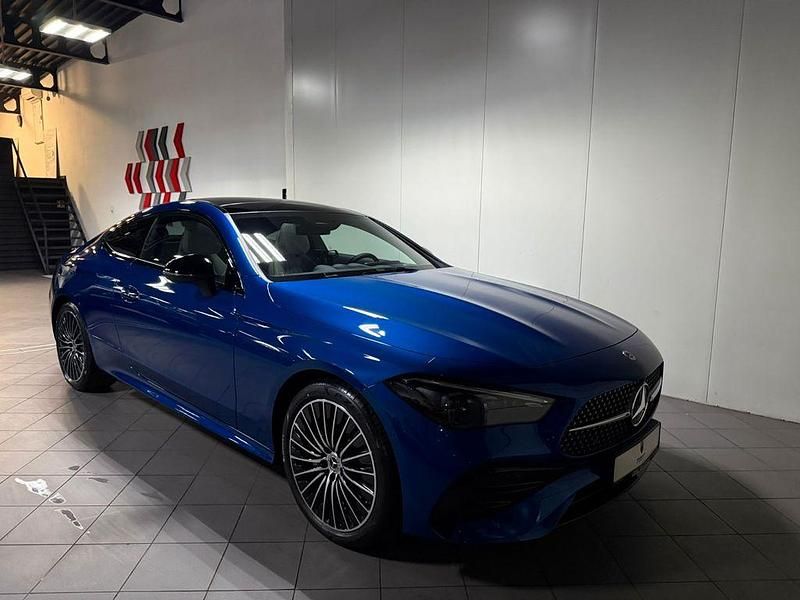 Blau Neu 2025 Mercedes CLE200 AMG Line Premium Plus | 72.570 € (Teuer) - Bild 1/4