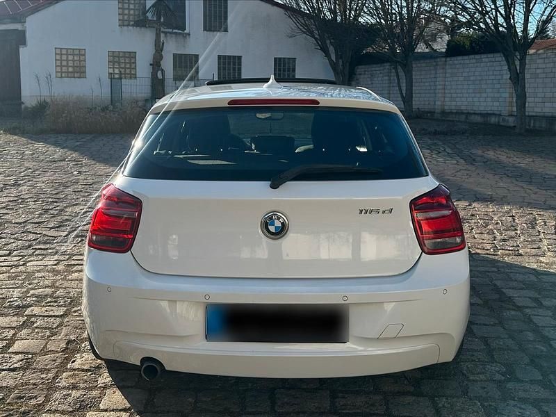 Gebraucht BMW 116 Sport Line 120 PS (88 kW) 2014 Weiß Kleinwagen