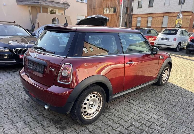 Gebraucht Mini ONE 75 PS (55 kW) 2009 Nightfire red metallic Kleinwagen