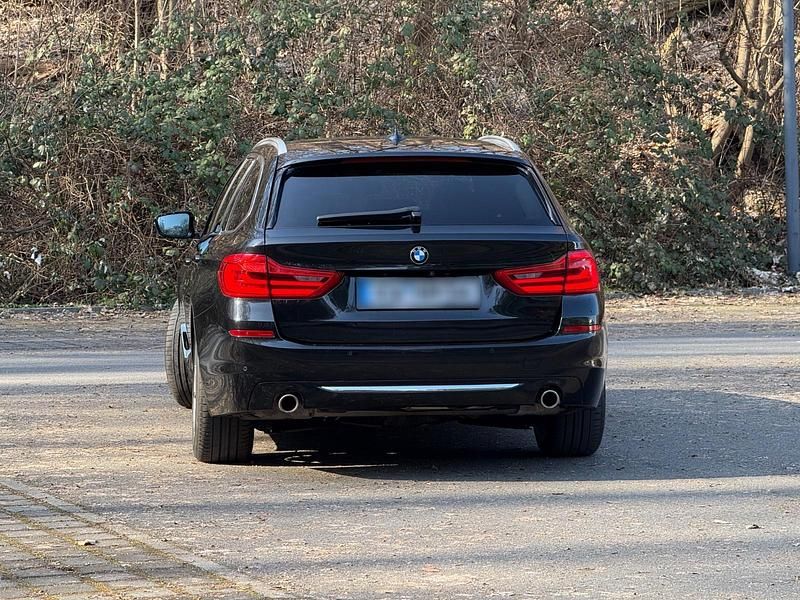 Gebraucht BMW 530 Luxury Line 252 PS (185 kW) 2020 Schwarz Kombi