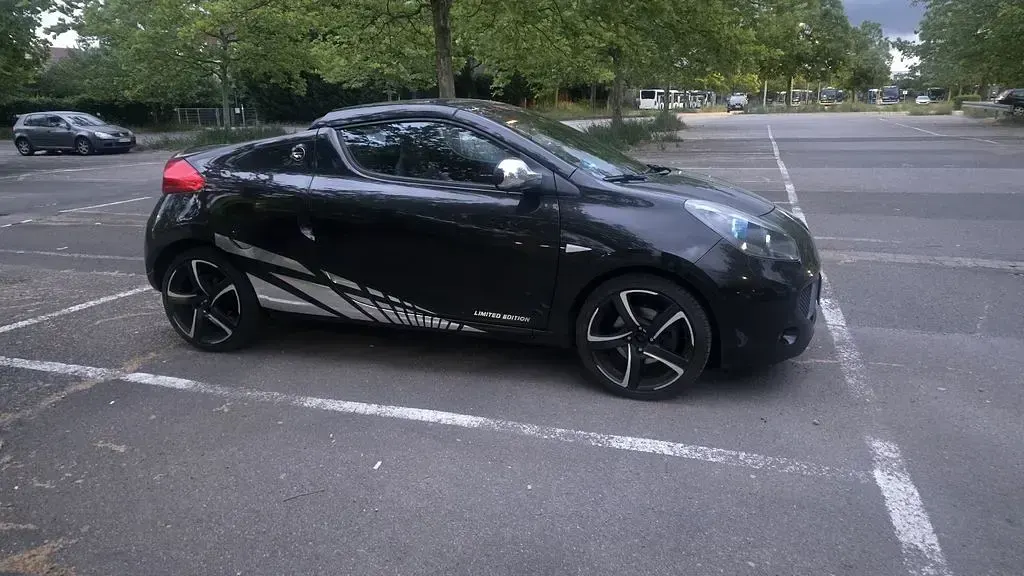 Gebraucht Renault Wind Night&Day 102 PS (75 kW) 2010 Schwarz Cabrio