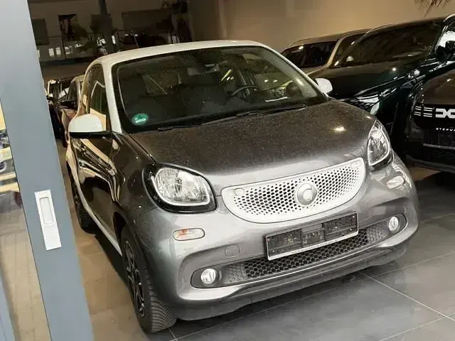 Usata Smart ForFour Basis 71 CV (52 kW) 2016 Grigio Utilitaria