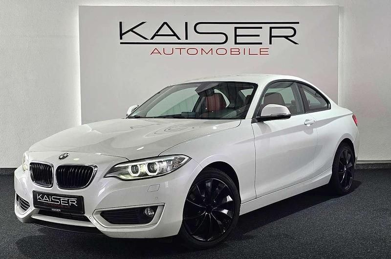 Weiß Gebraucht 2016 BMW 218 Advantage Coupé | 16.990 € (Fairer Preis) - Bild 1/4
