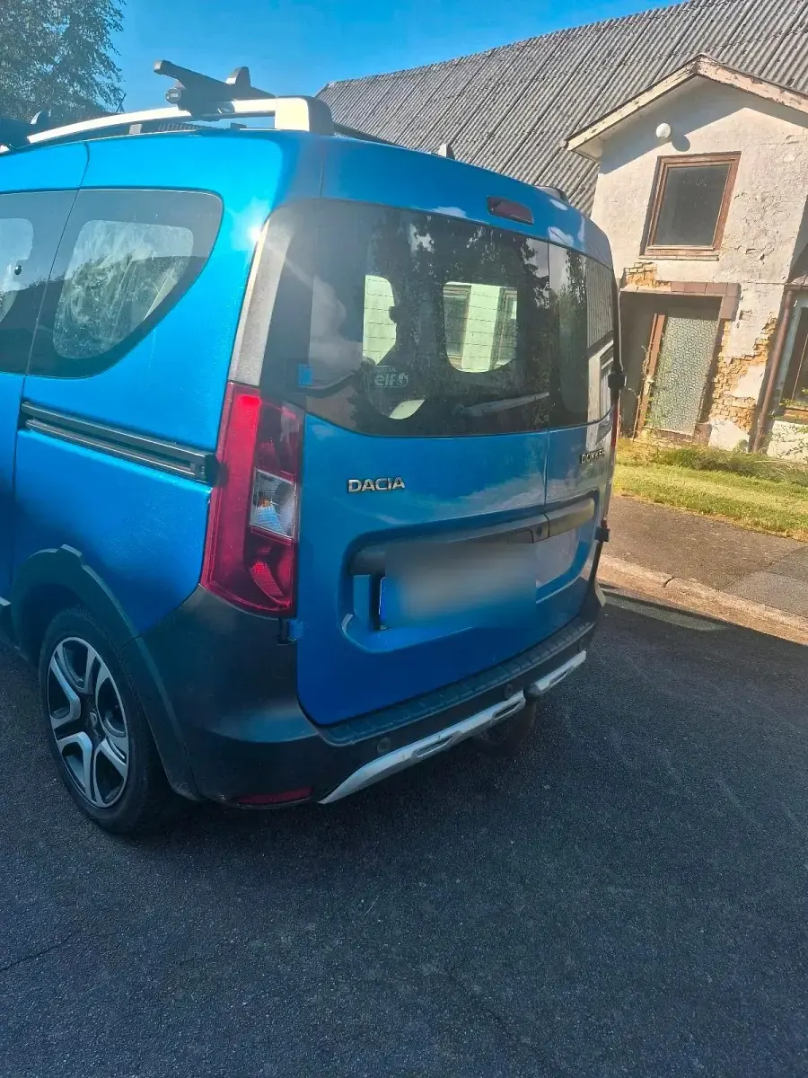 Gebraucht Dacia Dokker Stepway 115 PS (84 kW) 2018 Blau Van / Kleinbus