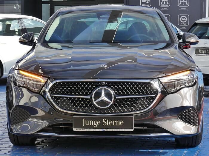 Gebraucht Mercedes E200 Advanced 204 PS (150 kW) 2024 Metalliclack graphitgrau Limousine