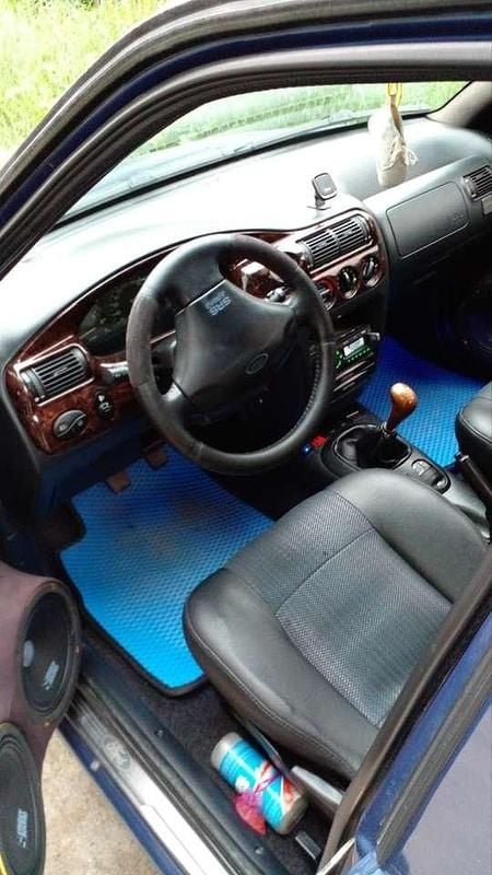 Gebraucht 1991 Ford Escort Ghia Limousine | 1.000 € - Bild 1/4