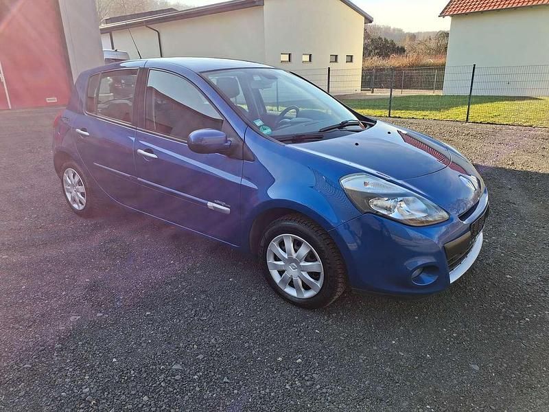 Gebraucht Renault Clio II Dynamique 101 PS (74 kW) 2010 Extremblau Kleinwagen