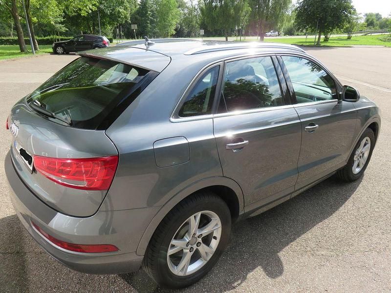 Gebraucht Audi Q3 Design 150 PS (110 kW) 2016 Grau SUV