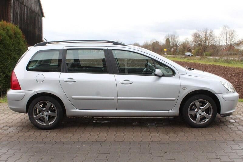 Gebraucht Peugeot 307 Tendance 109 PS (80 kW) 2003 Silber Kombi