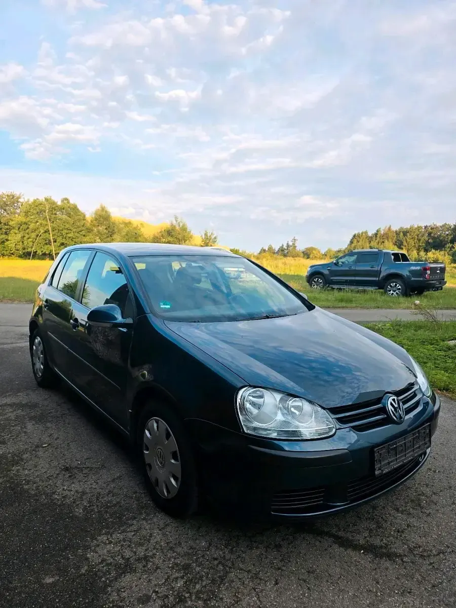 Gebraucht VW Golf V 102 PS (75 kW) 2005 Blau Kleinwagen