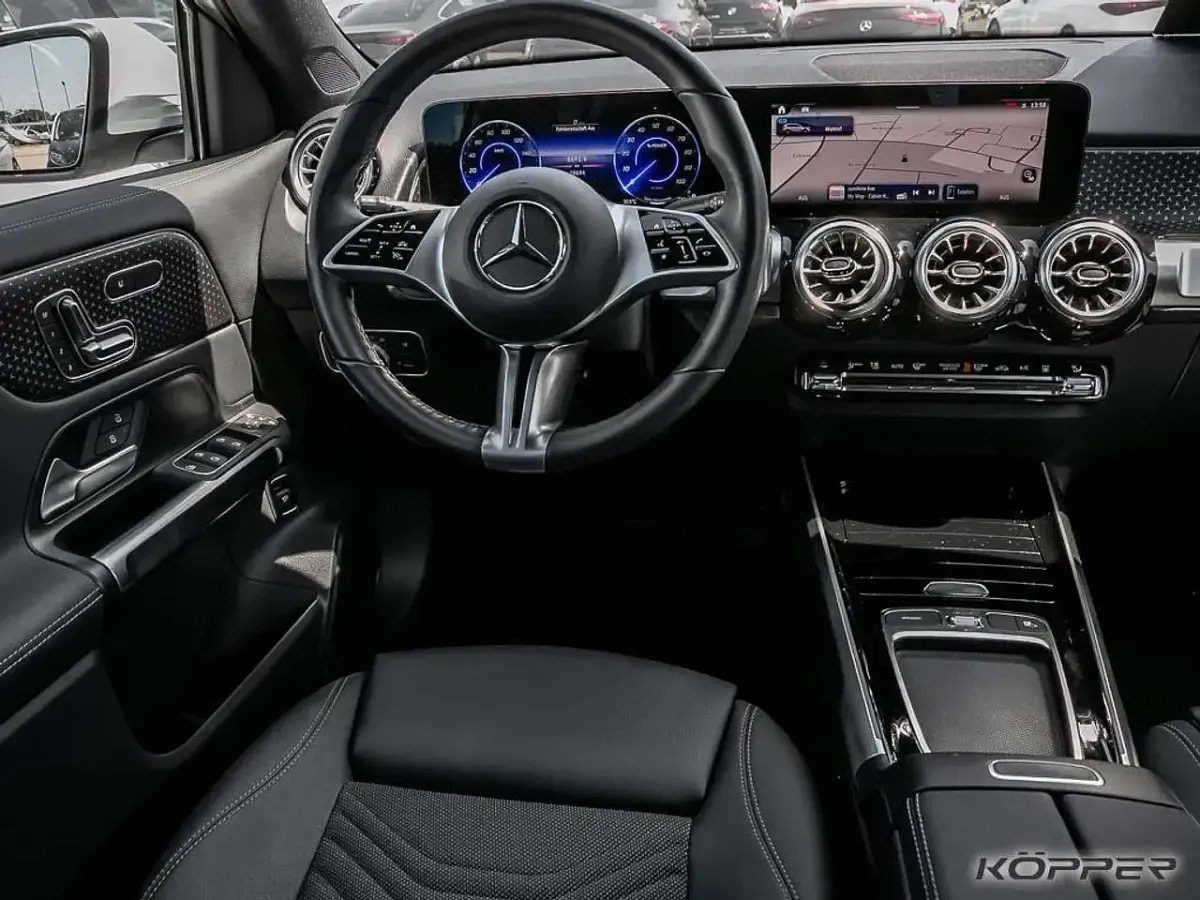 Gebraucht Mercedes EQB300 Advanced 167 kW (228 PS) 2025 Weiß SUV