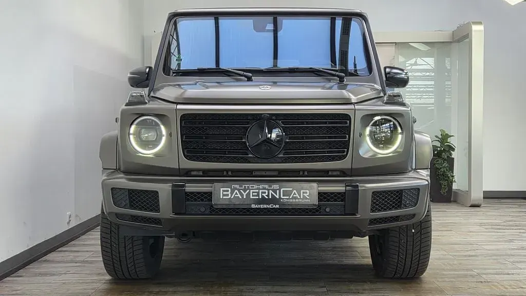 Gebraucht Mercedes G500 AMG 421 PS (309 kW) 2023 Amg monza grau magno SUV