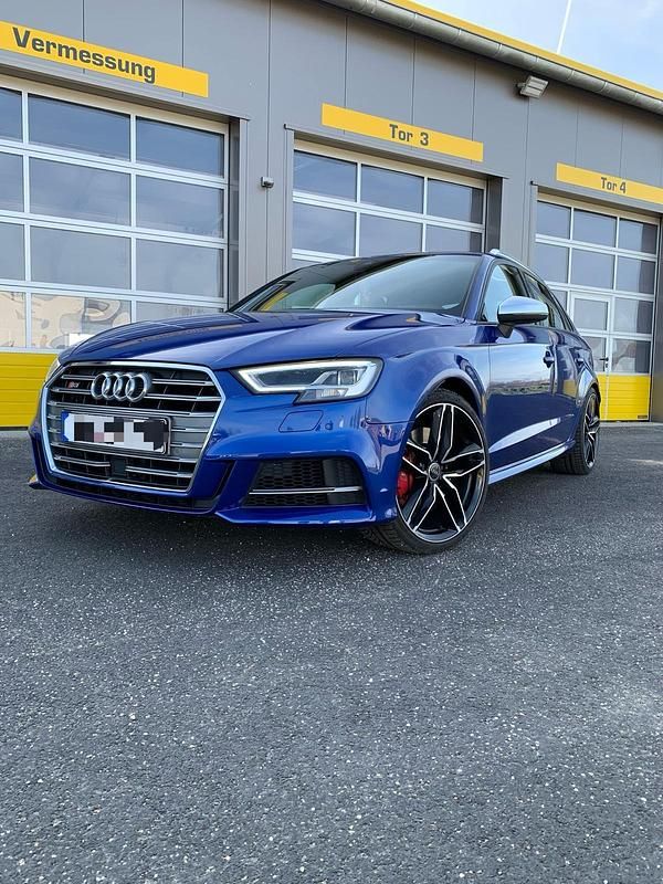 Blau Gebraucht 2017 Audi S3 Sportback Kombi | 29.500 € (Fairer Preis) - Bild 1/4