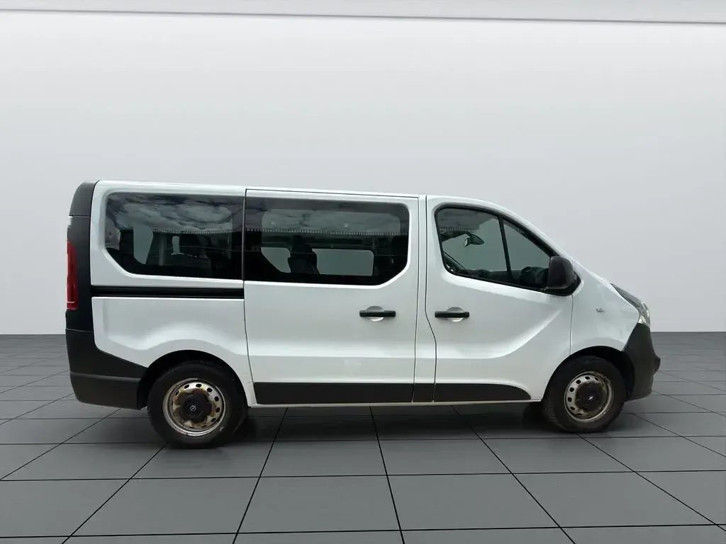 Gebraucht Opel Vivaro 95 PS (69 kW) 2018 Weiß Van / Kleinbus
