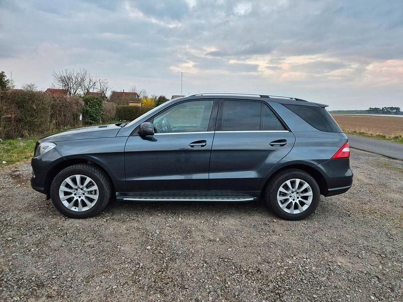 Gebraucht Mercedes ML350 258 PS (189 kW) 2013 Grau SUV