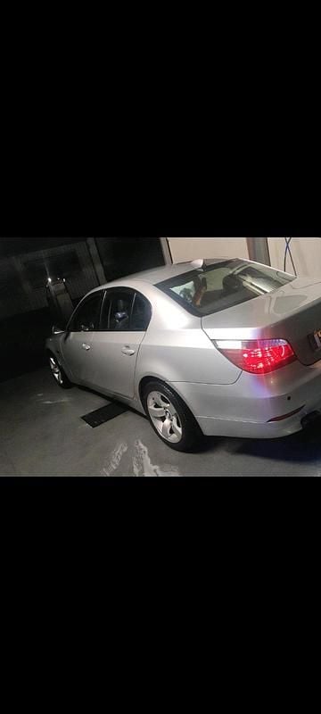 Gebraucht BMW 530 258 PS (189 kW) 2006 Silber Limousine