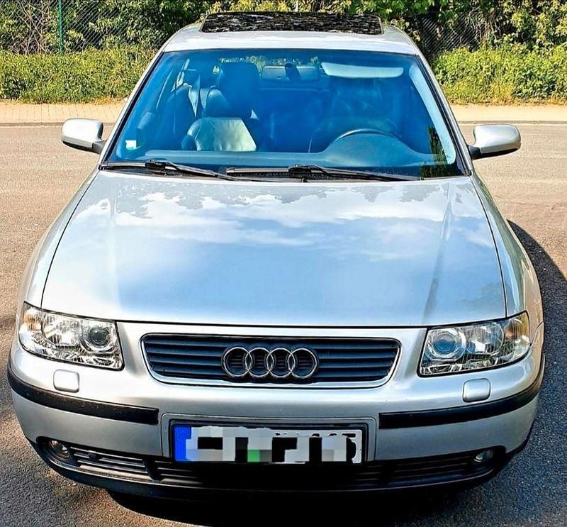 Grau Gebraucht 2000 Audi A3 Ambiente Limousine | 3.650 € (Teuer) - Bild 1/4